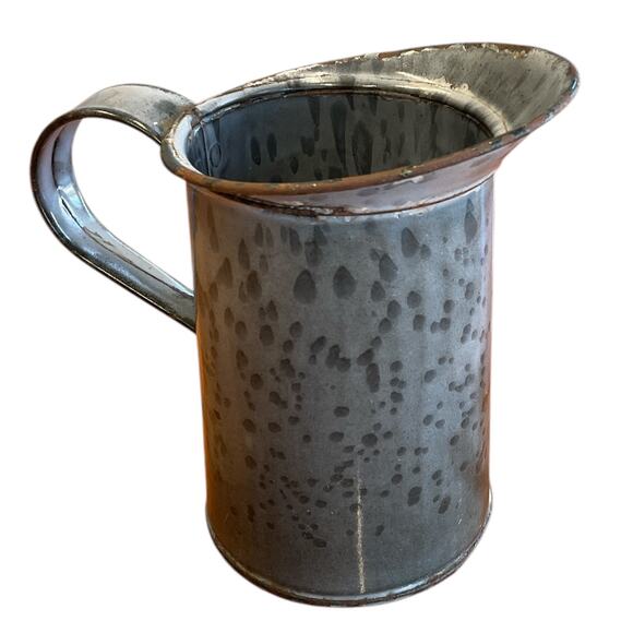 Vintage Pint Measure Creamer Graniteware Lightly Mottled Gray Enamel Loop Handle - Picture 1 of 7
